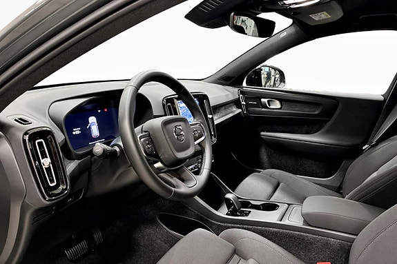 Volvo EX40 5 of 12