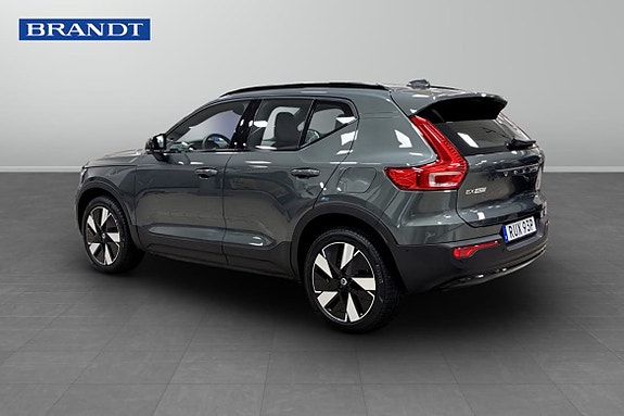 Volvo EX40 2 of 12