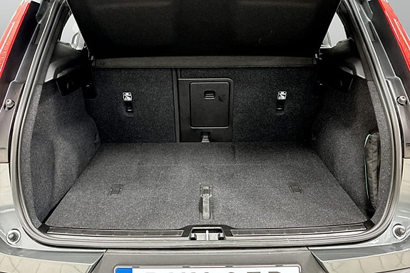 Volvo EX40 9 of 12