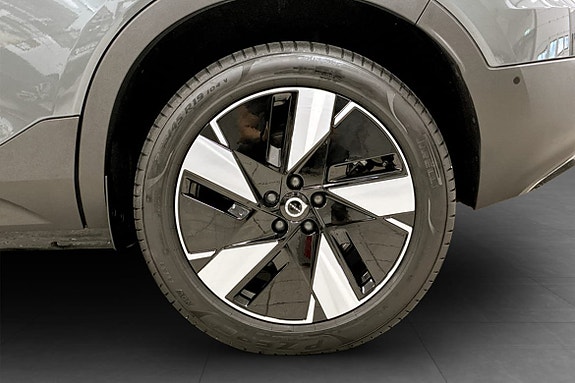Volvo EX40 10 of 12