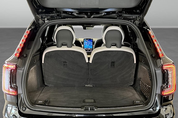 Volvo EX90 9 of 9