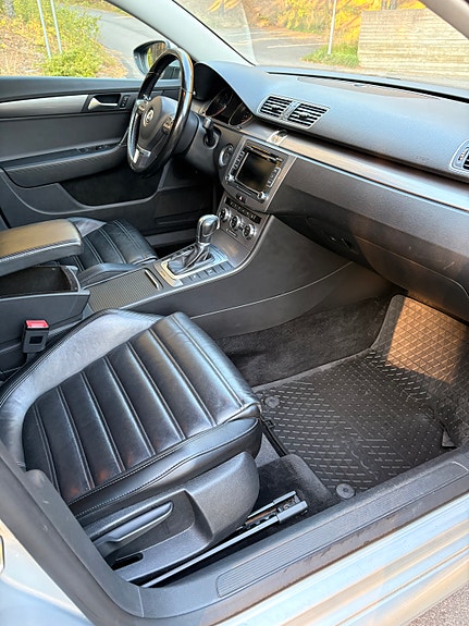 Volkswagen Passat 8 of 27