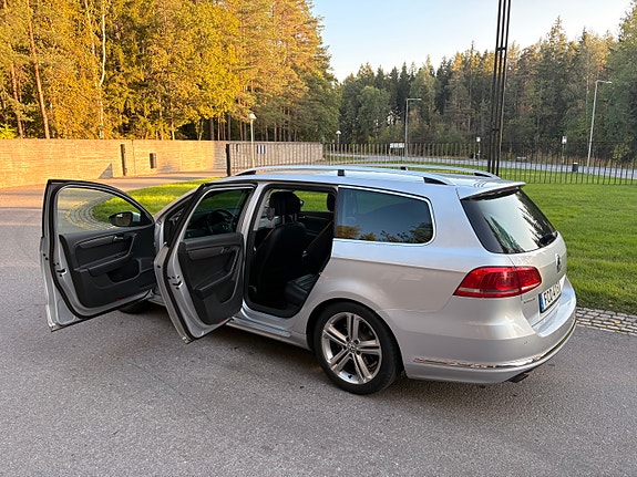 Volkswagen Passat 2 of 27