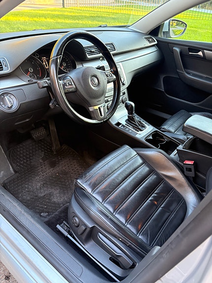 Volkswagen Passat 5 of 27