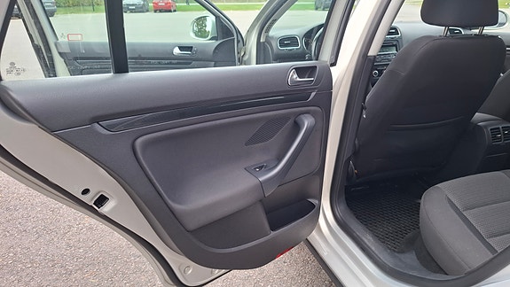 Volkswagen Golf VI 14 of 18