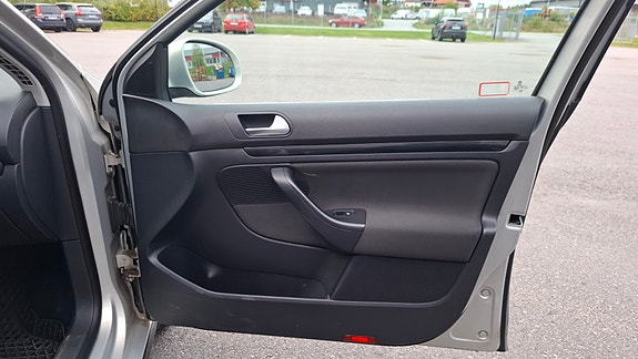 Volkswagen Golf VI 18 of 18