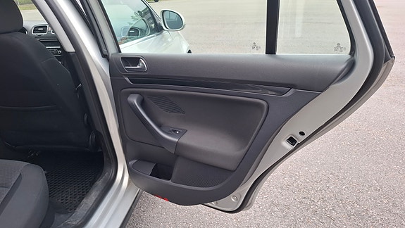 Volkswagen Golf VI 15 of 18