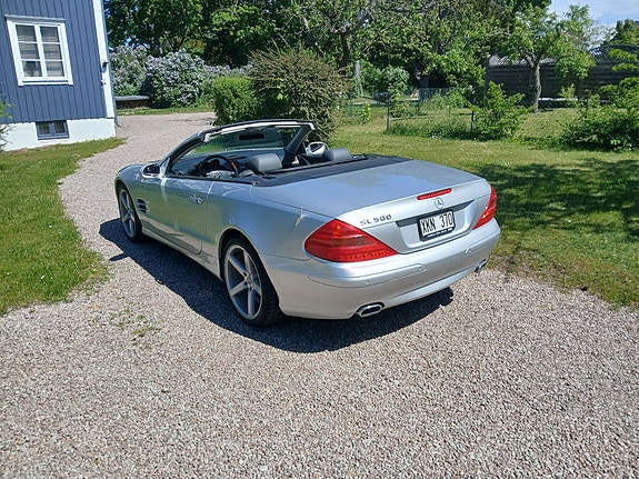 Mercedes-Benz SL500 3 of 9