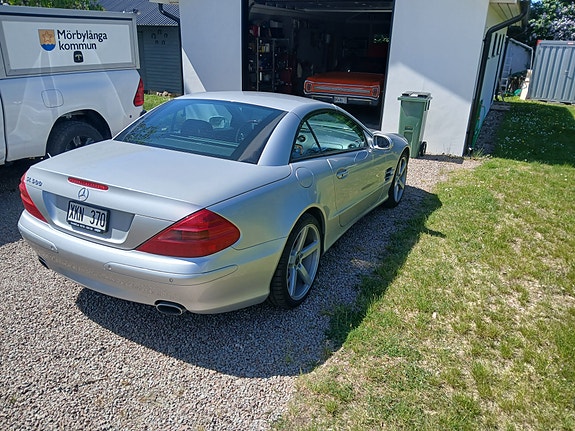 Mercedes-Benz SL500 5 of 9