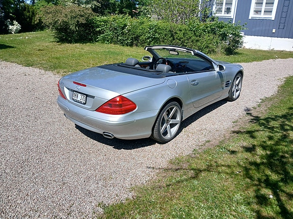 Mercedes-Benz SL500 7 of 9
