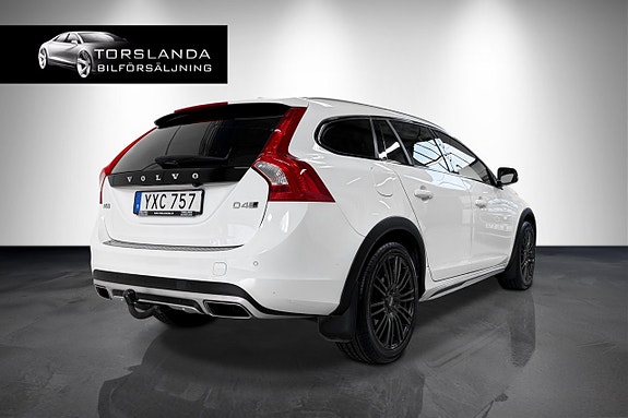 Volvo V60 Cross Country 6 of 14