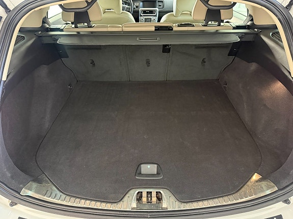 Volvo V60 Cross Country 12 of 14
