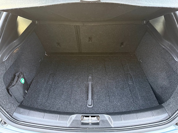 Volvo V40 Cross Country 12 of 14