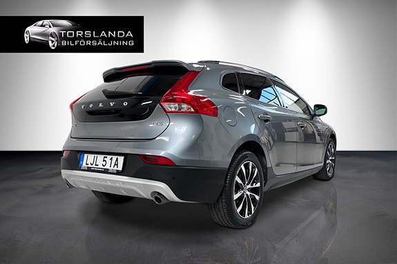 Volvo V40 Cross Country 4 of 14