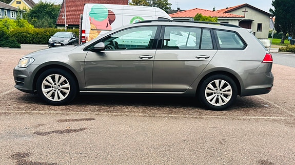 Volkswagen Golf VII 10 of 16