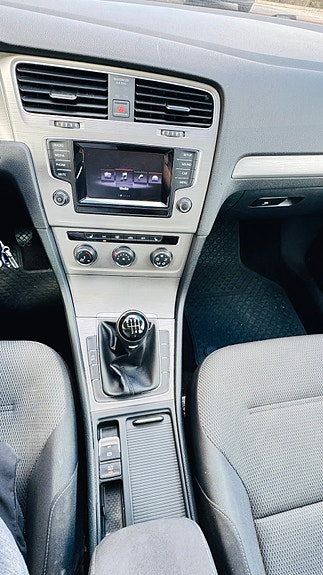 Volkswagen Golf VII 12 of 16