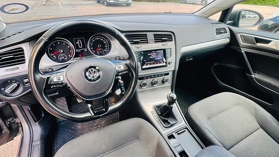 Volkswagen Golf VII 16 of 16