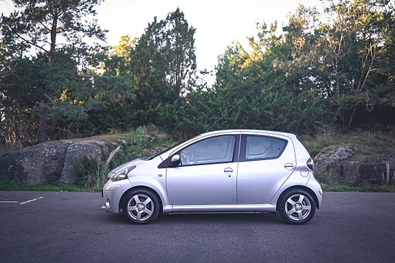 Toyota Aygo 2 of 23