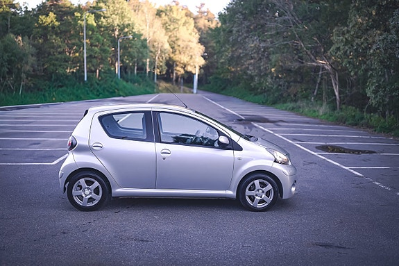 Toyota Aygo 7 of 23