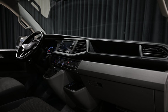 Volkswagen Transporter 26 of 28