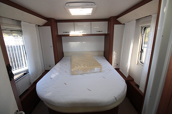 LMC I 745 Queenbed  Alde Dubbla AC 1 ägare 1 Års garanti 15 of 19