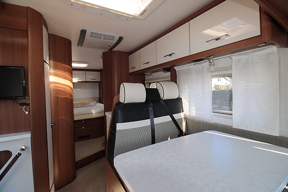 LMC I 745 Queenbed  Alde Dubbla AC 1 ägare 1 Års garanti 12 of 19