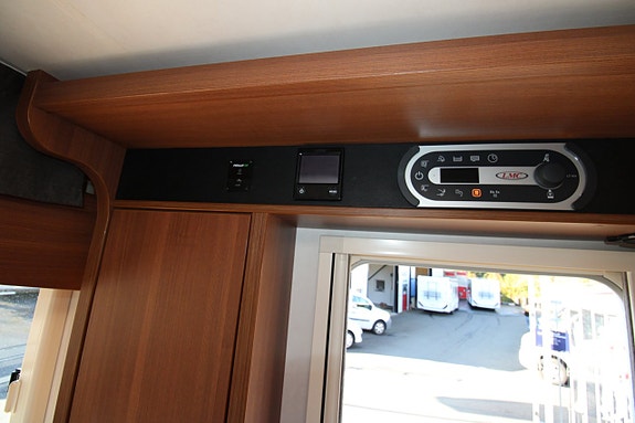 LMC I 745 Queenbed  Alde Dubbla AC 1 ägare 1 Års garanti 19 of 19