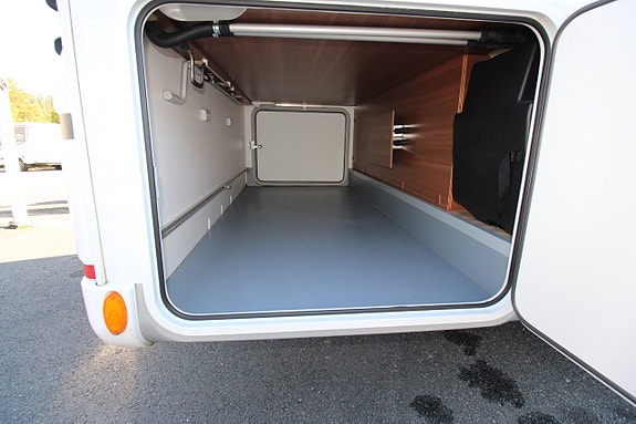 LMC I 745 Queenbed  Alde Dubbla AC 1 ägare 1 Års garanti 4 of 19