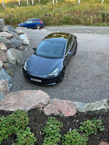 Tesla Model 3 10 of 26