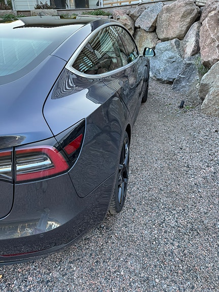 Tesla Model 3 3 of 26