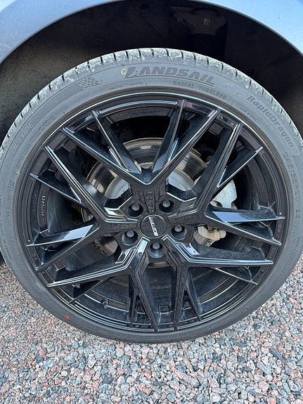Tesla Model 3 18 of 26