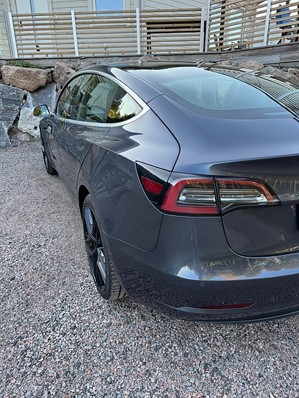 Tesla Model 3 6 of 26