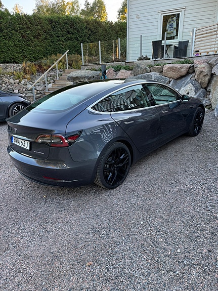 Tesla Model 3 2 of 26