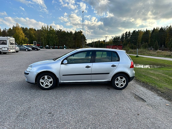 Volkswagen Golf V 4 of 10