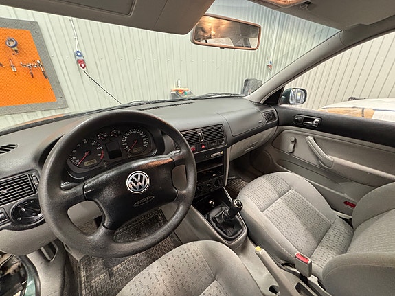 Volkswagen Golf IV 4 of 6