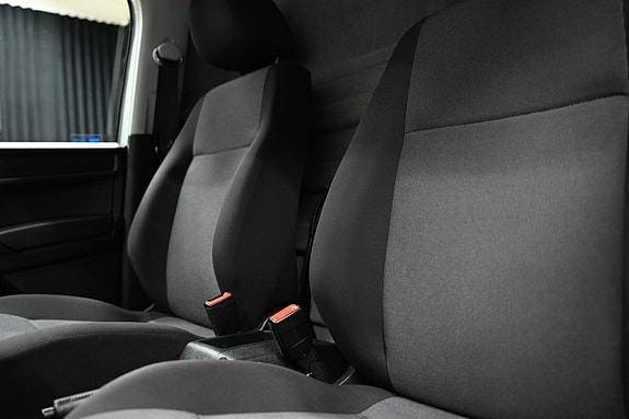 Volkswagen Caddy Maxi 27 of 30