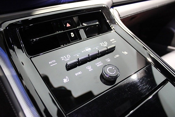 Porsche Panamera 4 14 of 20