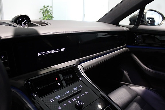 Porsche Panamera 4 13 of 20