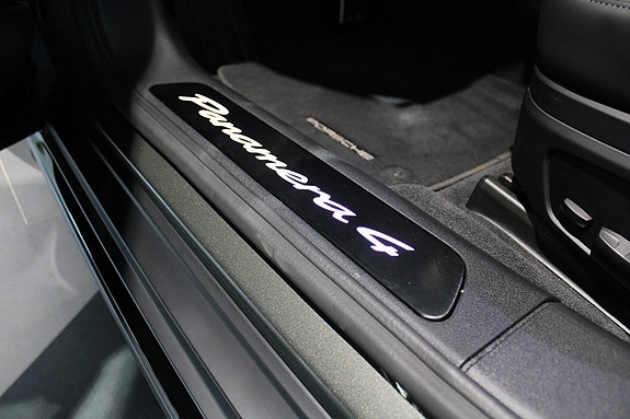 Porsche Panamera 4 10 of 20
