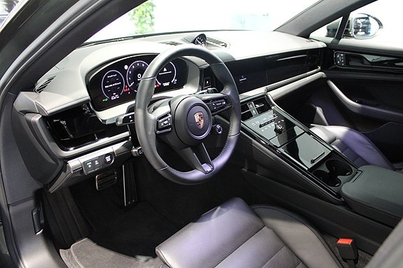 Porsche Panamera 4 11 of 20