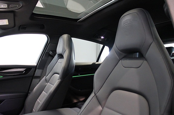 Porsche Panamera 4 12 of 20