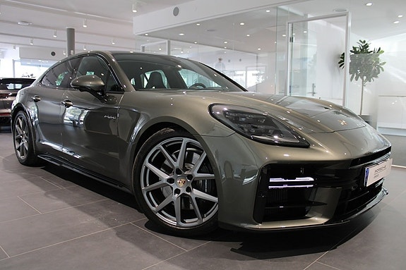 Porsche Panamera 4