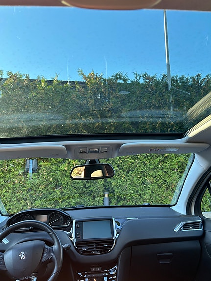 Peugeot 208 6 of 7