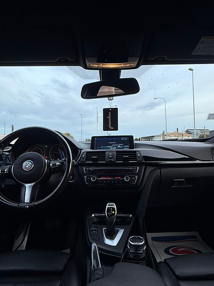 BMW 330d 5 of 6