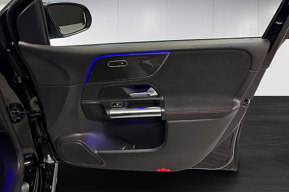 Mercedes-Benz B250 16 of 24