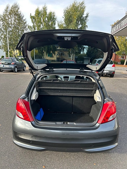 Peugeot 207 7 of 19
