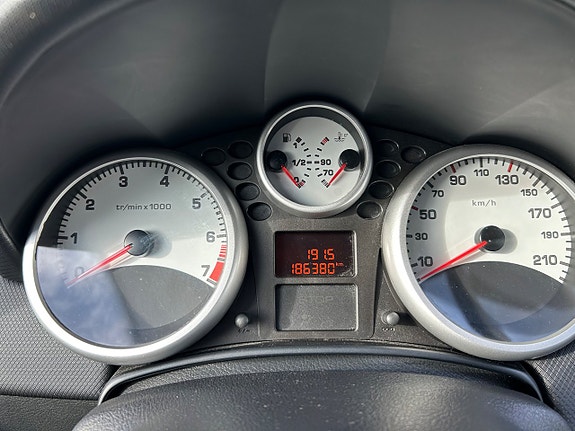 Peugeot 207 9 of 19