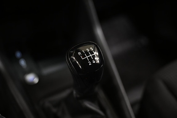 Volkswagen Caddy 30 of 30