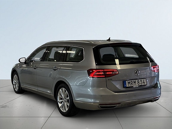 Volkswagen Passat 5 of 19