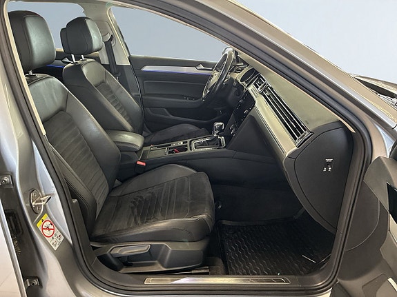 Volkswagen Passat 10 of 19